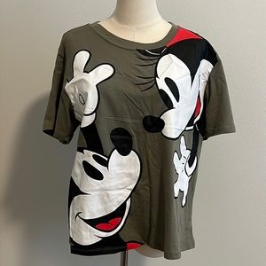 Disney. NWOT. Olive Mickey and Minnie Shirt. Size L. Cropped legnth.